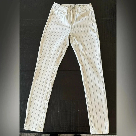 Indigo Rein Women's Striped Denim Ankle Jeans Size 3 Black & White Stripes - Picture 2 of 9